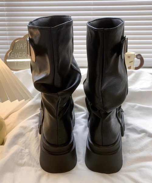 NuNuNa(ヌヌナ)の「【NuNuNa】ベルテッド厚底エンジニアカバーブーツ(ブーツ・レディース・ブラウン/ブラック・L/M/S)」の4枚目の写真
