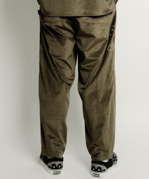 Subciety（サブサエティ）の「Souvenir velour pants（その他パンツ・メンズ・ブラック/オリーブ/ネイビー・SMALL/MEDIUM/LARGE/X-LARGE）」の7枚目の写真