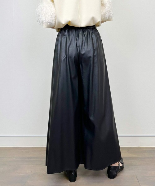 LUGIVA（ルギヴァ）の「【セットアップ可能】フェイクレザーガウチョパンツ（その他パンツ・レディース・ブラック・M）」の8枚目の写真