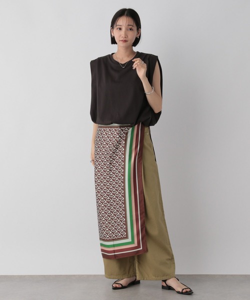 LOWRYS FARM（ローリーズファーム）の「ＬＦオリジナルスカーフ９０＊９０　585772（ストール/ショール・レディース・ブラウン/ネイビー・FREE）」の3枚目の写真