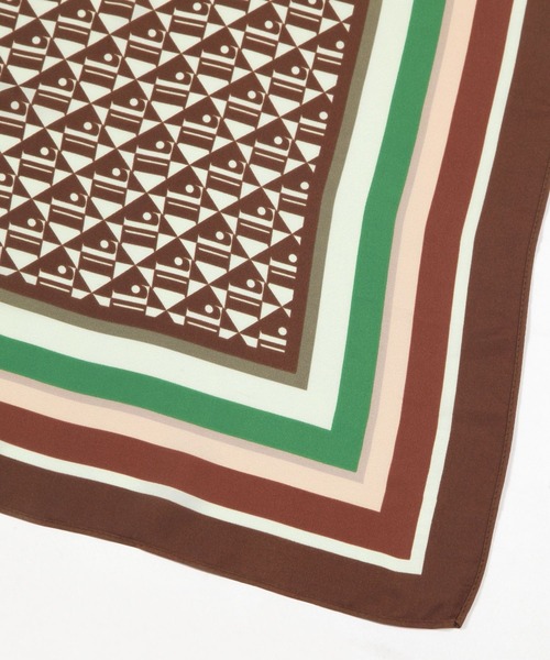 LOWRYS FARM（ローリーズファーム）の「ＬＦオリジナルスカーフ９０＊９０　585772（ストール/ショール・レディース・ブラウン/ネイビー・FREE）」の8枚目の写真