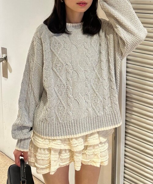 Another Branch olive des olive（アナザーブランチオリーブデオリーブ）の「ベロアモールケーブルプルオーバー（ニット/セーター・レディース・ラベンダー/イエロー/アイボリー/サックスブルー/グレー・FREE）」の4枚目の写真