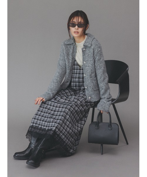 Mila Owen（ミラオーウェン）の「ビジューボタンシャギーポロニットカーディガン（カーディガン/ボレロ・レディース・イエロー/グレー/ネイビー・1/0）」の20枚目の写真