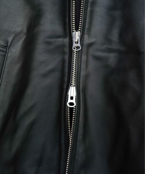 many men many mind(メニーメンメニーマインド)の「many men many mind /ラムレザー ボンバージャケット(ブルゾン・メンズ・ブラック・MEDIUM/LARGE/SMALL)」の3枚目の写真