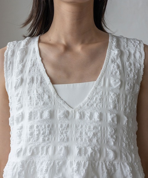 No Rule No Line（ノール－ルノーライン）の「Vネックノースリーブペプラムトップス セレモニー オケージョン 結婚式 セットアップ対応 カセットスタイル対応(別売り)（ベスト・レディース・ホワイト/ブラック・FREE）」の17枚目の写真