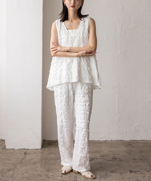 No Rule No Line（ノール－ルノーライン）の「Vネックノースリーブペプラムトップス セレモニー オケージョン 結婚式 セットアップ対応 カセットスタイル対応(別売り)（ベスト・レディース・ホワイト/ブラック・FREE）」の4枚目の写真