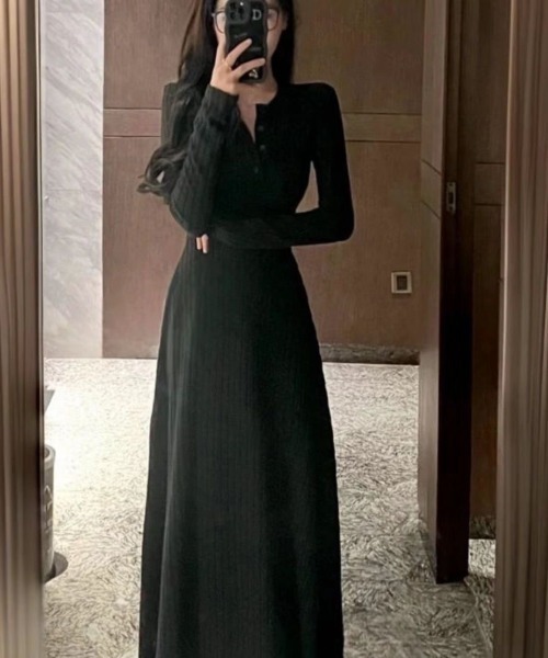 LETee(レティー)の「柔らかなリブ素材で心地よくフィット!女性らしいシルエットを叶えるヘンリーネックAラインワンピース(ワンピース・レディース・ブラック/グレー/ベージュ・FREE)」の2枚目の写真
