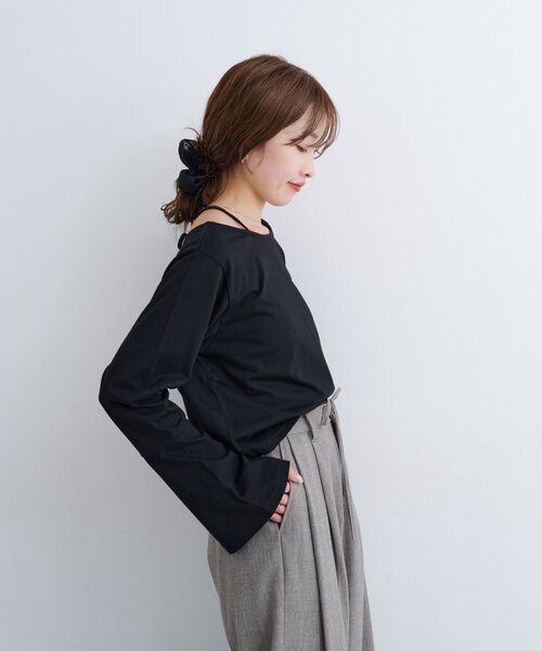 Kastane(カスタネ)の「【4色展開/無地&ボーダー】B ベルスリーブ2WAYカットトップス(Tシャツ/カットソー・レディース・ブラック/アイボリー/チャコールグレー/ブラウン・FREE)」の8枚目の写真