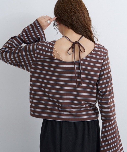 Kastane(カスタネ)の「【4色展開/無地&ボーダー】B ベルスリーブ2WAYカットトップス(Tシャツ/カットソー・レディース・ブラック/アイボリー/チャコールグレー/ブラウン・FREE)」の4枚目の写真