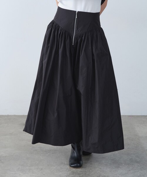 CODE A（コードエー）の「zip design volume skirt（スカート・レディース・ブラック/ダークブラウン・34/38/36）」の3枚目の写真
