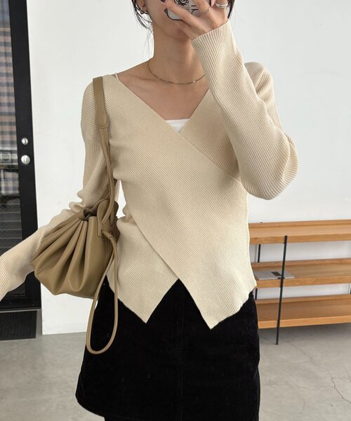 CAPRICIEUX LE'MAGE　クロスVネックニット 新色/ライトベージュ・グレー】クロスVネックニット（ニット/セーター