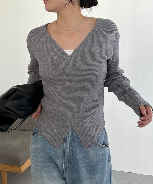 24時間のみ値下げ　クロスVネックニット　CAPRICIEUX LE'MAGE 24時間のみ値下げ クロスVネックニット CAPRICIEUX LE'MAGE - メルカリ