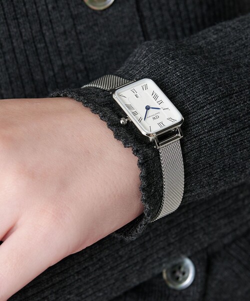 Daniel Wellington(ダニエルウェリントン)の「<DANIEL WELLINGTON>Quadro Melrose Roman Numerals Date/腕時計(アナログ腕時計・レディース・ライトピンク/シルバー・FREE)」の2枚目の写真