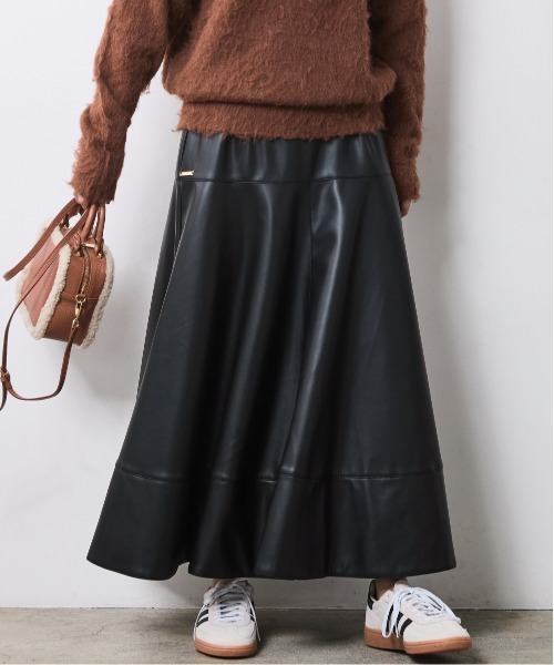 CHIC STYLE(シックスタイル)の「フェイクレザーフレアスカート<大きいサイズ有>シックスタイル(スカート・レディース・ブラック/ブラウン・3L/LL/L/M/5L/4L)」の10枚目の写真