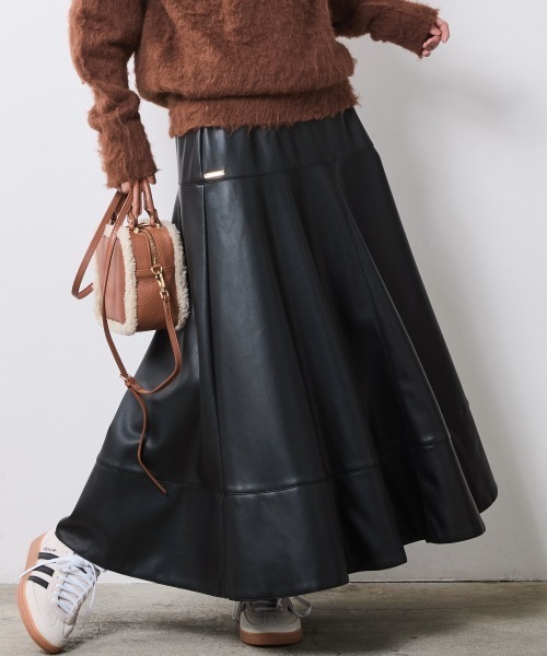 CHIC STYLE(シックスタイル)の「フェイクレザーフレアスカート<大きいサイズ有>シックスタイル(スカート・レディース・ブラック/ブラウン・3L/LL/L/M/5L/4L)」の11枚目の写真