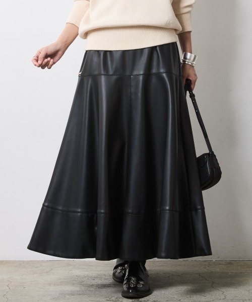 CHIC STYLE(シックスタイル)の「フェイクレザーフレアスカート<大きいサイズ有>シックスタイル(スカート・レディース・ブラック/ブラウン・3L/LL/L/M/5L/4L)」の17枚目の写真