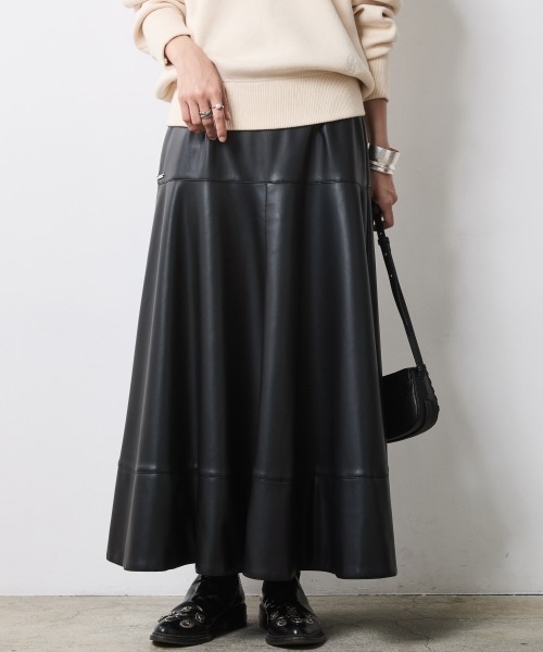 CHIC STYLE(シックスタイル)の「フェイクレザーフレアスカート<大きいサイズ有>シックスタイル(スカート・レディース・ブラック/ブラウン・3L/LL/L/M/5L/4L)」の20枚目の写真