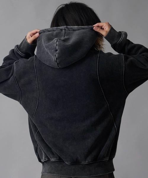 Theater code（シアターコード）の「Brushed Fleece Wash-Finished Pullover Hoodie / 裏起毛 ウォッシュ加工 プルオーバーパーカー 2026年 夏 夏服メンズ（パーカー・メンズ・ブラック/グレー・M/L）」の5枚目の写真