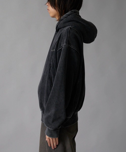 Theater code（シアターコード）の「Brushed Fleece Wash-Finished Pullover Hoodie / 裏起毛 ウォッシュ加工 プルオーバーパーカー 2026年 夏 夏服メンズ（パーカー・メンズ・ブラック/グレー・M/L）」の18枚目の写真