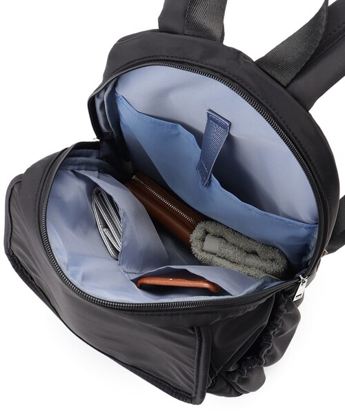 ITS'DEMO（イッツデモ）の「【10ポケット／A4】収納アドバイザーキルトリュック（バックパック/リュック・レディース・カーキ/ブラック/ナチュラル・00）」の5枚目の写真