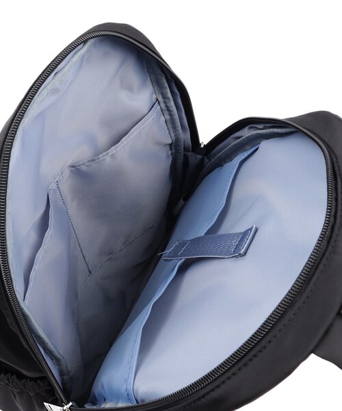 ITS'DEMO（イッツデモ）の「【10ポケット／A4】収納アドバイザーキルトリュック（バックパック/リュック・レディース・カーキ/ブラック/ナチュラル・00）」の8枚目の写真