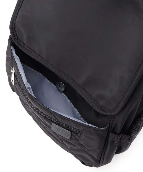 ITS'DEMO（イッツデモ）の「【10ポケット／A4】収納アドバイザーキルトリュック（バックパック/リュック・レディース・カーキ/ブラック/ナチュラル・00）」の10枚目の写真