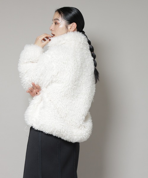 NANO universe（ナノユニバース）の「カーリーファースタンドブルゾン