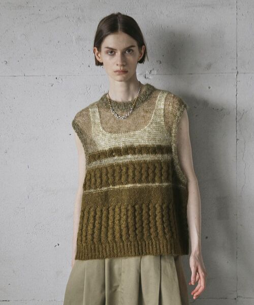 GARAGE OF GOOD CLOTHING（ガレージオブグッドクロージング）の「モヘア混ケーブル切り替えノースリーブプルオーバー（ニット/セーター・レディース・レッド/ライトグレー/カーキ/ブラック・FREE）」の3枚目の写真