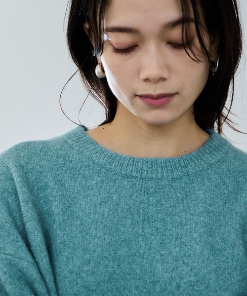 Mac-House(マックハウス)の「milli de l'air オーバーサイズメランジスフレ クルーネックニット(ニット/セーター・レディース・ライトグレー/ブルー/ベージュ/ダークグレー・M)」の12枚目の写真