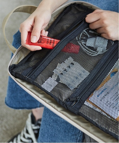 BACKYARD FAMILY(バックヤードファミリー)の「トラベルリュック 大容量 バッグ 機内持ち込み(バックパック/リュック・レディース・ブラック/ネイビー/グレー/ダークグリーン・FREE)」の10枚目の写真