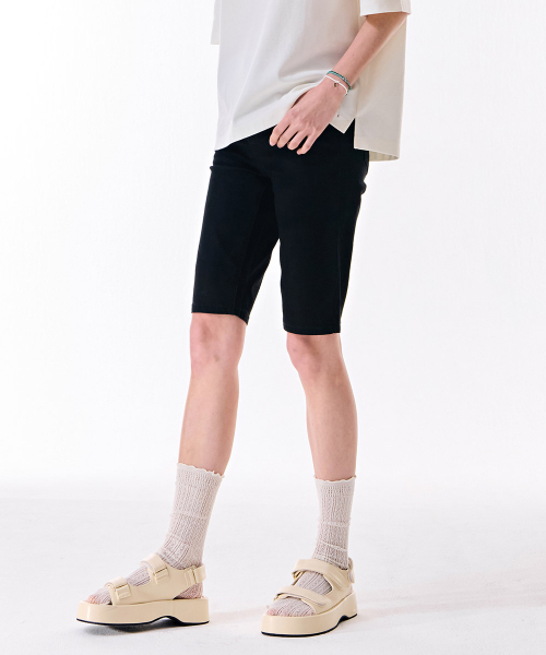 CHASECULT(チェイスカルト)の「レディース ブラックヒドンバンディングタイト5部デニムパンツ-DCRG2692E03(その他パンツ・レディース・ブラック・67/76/70)」の2枚目の写真
