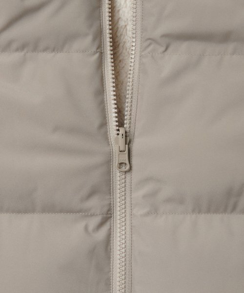 MUSINSA STANDARD WOMAN（ムシンサスタンダードウーマン）の「ウィメンズデイリープファーリバーシブルフリースショートパディングジャケット[ダスティベージュ/クリーム]（ダウンジャケット/コート・レディース・その他・SMALL/MEDIUM/LARGE/X-SMALL）」の6枚目の写真
