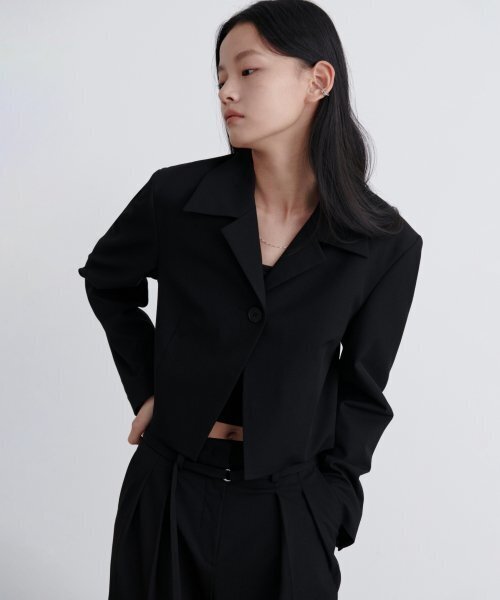 MUSINSA STANDARD WOMAN（ムシンサスタンダードウーマン）の「ウィメンズオープンカラークロップブレザー[ブラック]（テーラードジャケット・レディース・その他・MEDIUM/LARGE/X-SMALL/SMALL）」の5枚目の写真