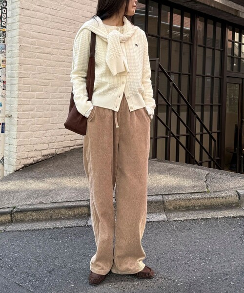 fredy emue（フレディエミュ）の「コーデュロイドロストイージーパンツ（その他パンツ・レディース・ブラック/オフホワイト/ベージュ・36/38）」の22枚目の写真