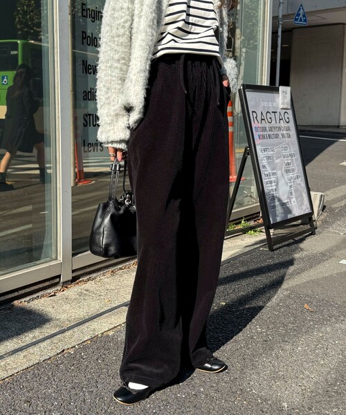fredy emue（フレディエミュ）の「コーデュロイドロストイージーパンツ（その他パンツ・レディース・ブラック/オフホワイト/ベージュ・36/38）」の11枚目の写真