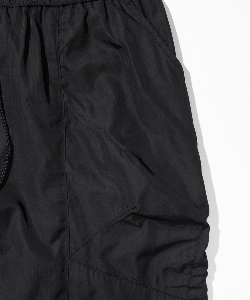 MASSNOUN(マスノウン)の「バルーンポケットディビジョンショートパンツ MSHSP001-BK(その他パンツ・レディース・その他・MEDIUM/LARGE)」の5枚目の写真