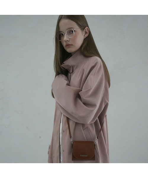 Vivacious(ビバシャス)の「Mini Square Cross Bag - 5COL(メッセンジャーバッグ・レディース・ブラック/ピンク/レッド/シルバー/ブラウン・FREE)」の1枚目の写真