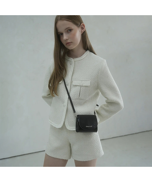 Vivacious(ビバシャス)の「Mini Square Cross Bag - 5COL(メッセンジャーバッグ・レディース・ブラック/ピンク/レッド/シルバー/ブラウン・FREE)」の2枚目の写真
