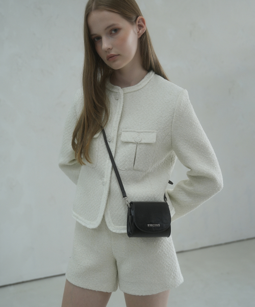 Vivacious(ビバシャス)の「Mini Square Cross Bag - 5COL(メッセンジャーバッグ・レディース・ブラック/ピンク/レッド/シルバー/ブラウン・FREE)」の8枚目の写真