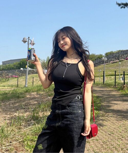 Vivacious(ビバシャス)の「Mini Square Cross Bag - 5COL(メッセンジャーバッグ・レディース・ブラック/ピンク/レッド/シルバー/ブラウン・FREE)」の18枚目の写真