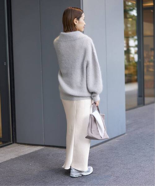 IENA(イエナ)の「《追加15》ダブルサテンスカート(スカート・レディース・ブラック/ブラウン/ホワイト系その他・34/36/38/40)」の19枚目の写真