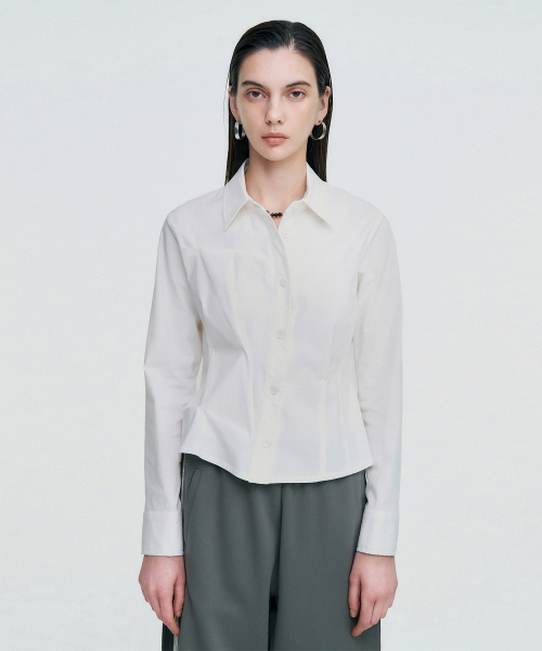 KIMZISU(キムジス)の「DOZI - Pinched Unbalance shirt _ WHITE(ビジネスシャツ・レディース・その他・SMALL/MEDIUM)」の1枚目の写真
