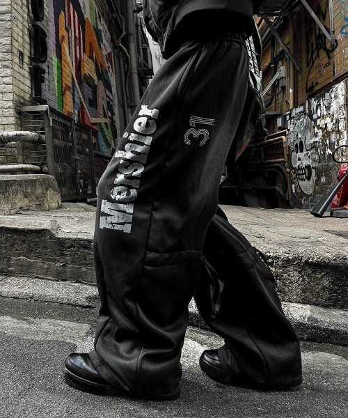 黒 ストリート系パンツ パッチ付き Mershierブリントピグメントウォッシュワイドトレーニングパンツ