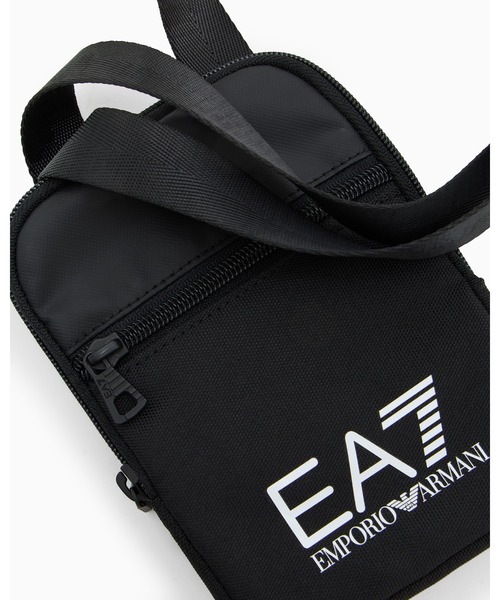 EMPORIO ARMANI EA7(エンポリオアルマーニイーエーセブン)の「<ZOZO限定>【エンポリオ アルマーニ EA7】Train Core クロスボディバッグ オーバーサイズEA7ロゴ スモール(ショルダーバッグ・メンズ・ブラック・FREE)」の6枚目の写真