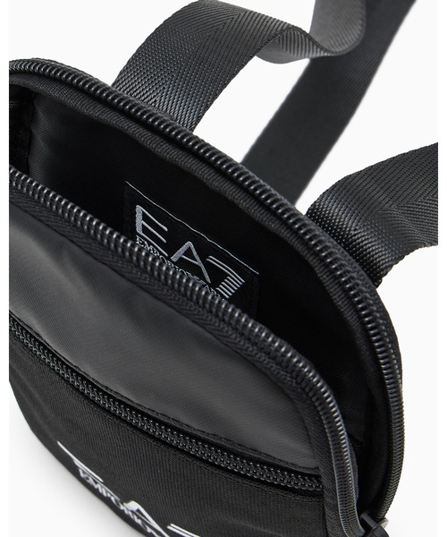 EMPORIO ARMANI EA7(エンポリオアルマーニイーエーセブン)の「<ZOZO限定>【エンポリオ アルマーニ EA7】Train Core クロスボディバッグ オーバーサイズEA7ロゴ スモール(ショルダーバッグ・メンズ・ブラック・FREE)」の7枚目の写真