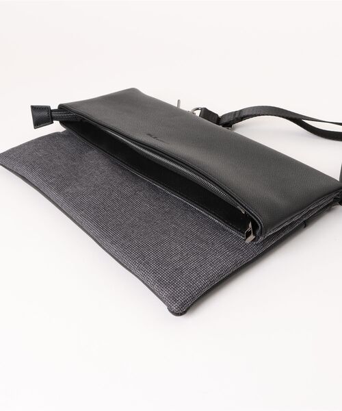 m.f.editorial(エムエフエディトリアル)の「クラッチ バッグ メンズ 鞄 2WAY ショルダー 合成皮革 コンビ 切替 杢ポリ×サフィアーノ 型押し(クラッチバッグ・メンズ・ブラック/グレー系その他2・FREE)」の15枚目の写真