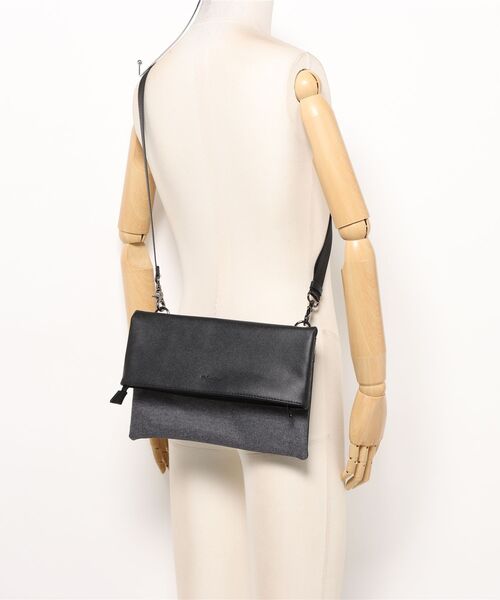 m.f.editorial(エムエフエディトリアル)の「クラッチ バッグ メンズ 鞄 2WAY ショルダー 合成皮革 コンビ 切替 杢ポリ×サフィアーノ 型押し(クラッチバッグ・メンズ・ブラック/グレー系その他2・FREE)」の17枚目の写真