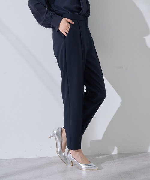 YECCA VECCA（イェッカヴェッカ）の「ストレッチピンタックパンツ（その他パンツ・レディース・ライトベージュ/ネイビー・S/M）」の12枚目の写真