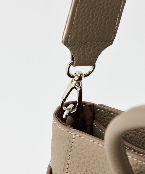 RIVE DROITE（リヴドロワ）の「【実用性抜群】ひねり金具ミニトートバッグ（トートバッグ・レディース・ベージュ/グレー系その他/サックスブルー・FREE）」の6枚目の写真