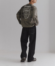 KINDS（カインズ）の「ゴシックロゴダイングロングスリーブTシャツ_Khaki（Tシャツ/カットソー）」